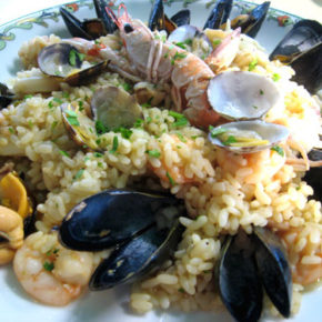 Risotto (rizoto) cu fructe de mare (de la 3 ani)