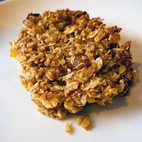 Cereale/batoane granola cu nuci și semințe (de la 1 an)